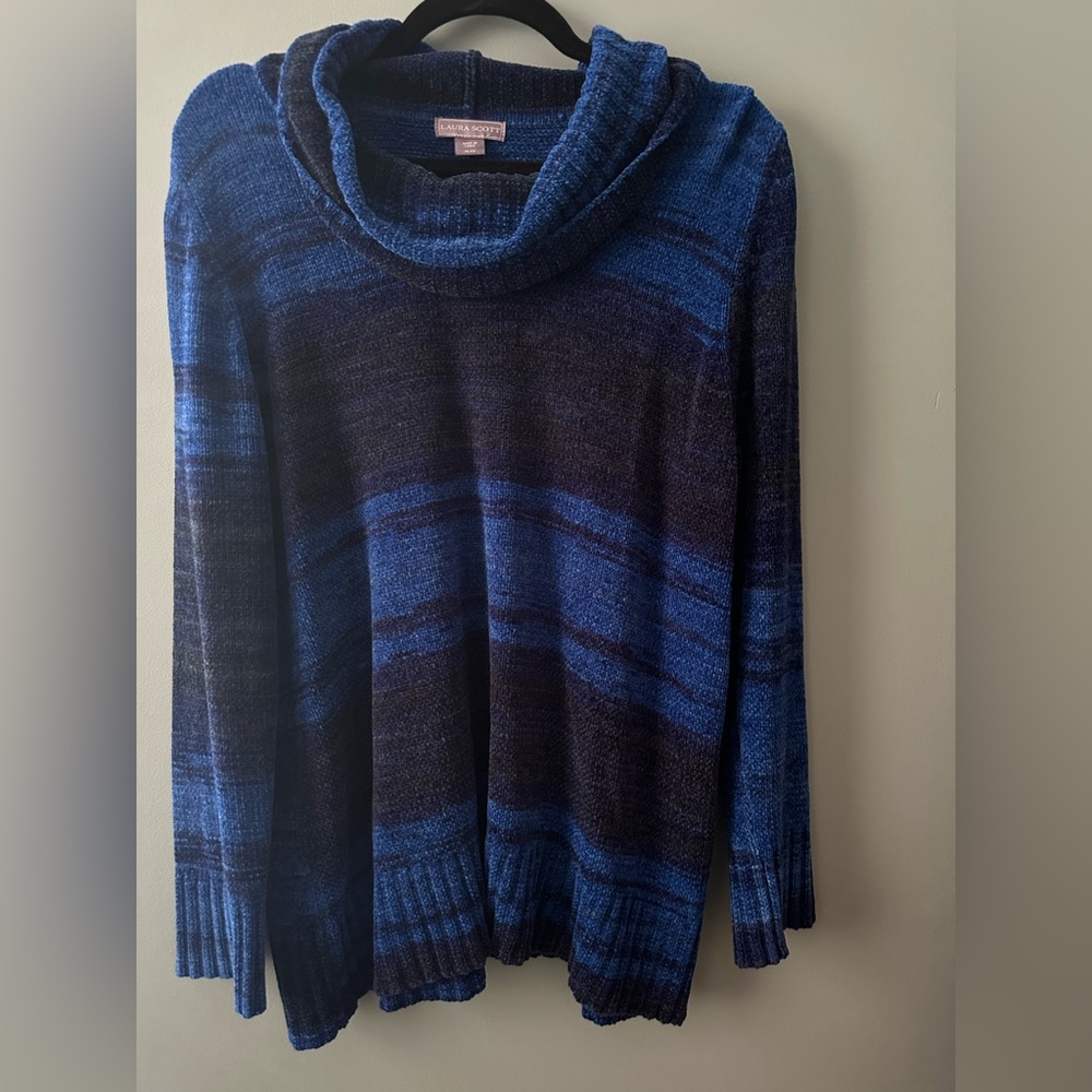 X-Large blue stripe sweater